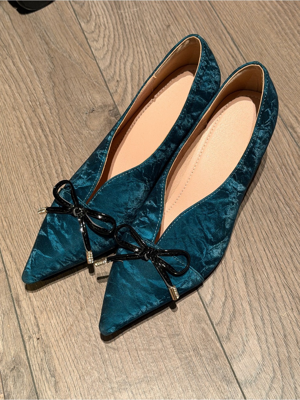 Pointed Velvet Ballet Flats with Bow in Teal